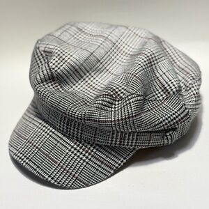 Denver Hayes | Houndstooth Plaid Newsboy Cap - 7 3/4", Black/White/Red